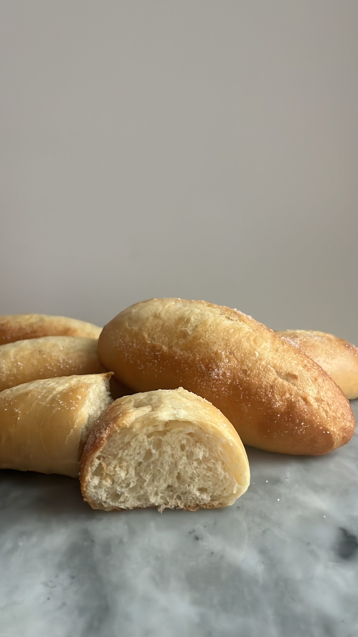 Sweet Bread: Bread covered with sugar on top